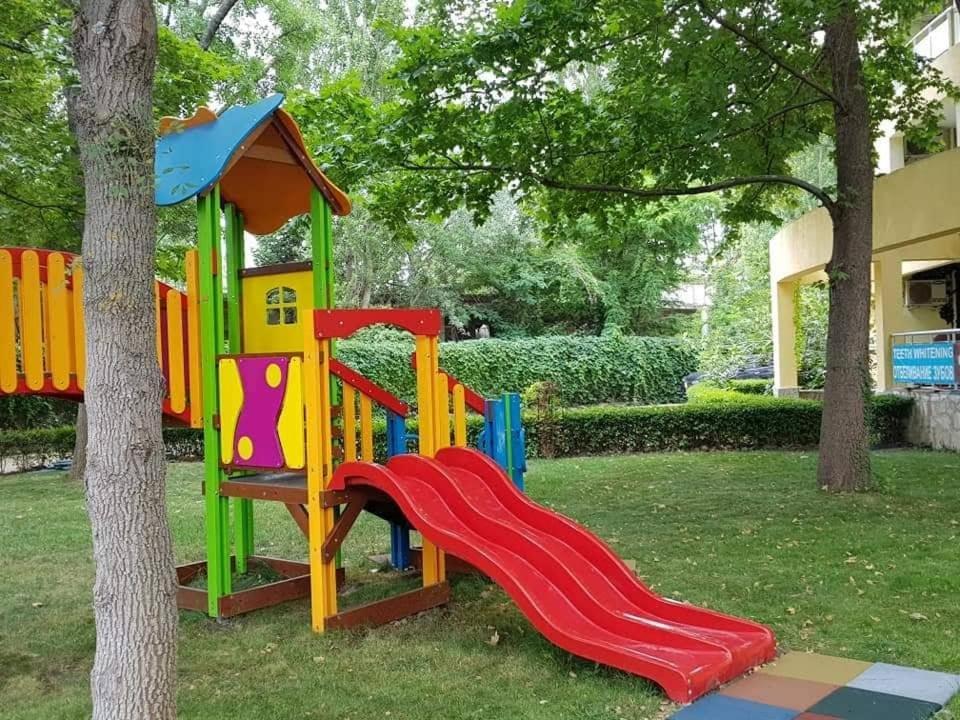 Yassen Holiday Village
